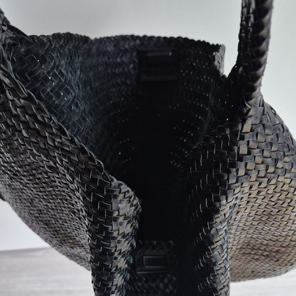 Massimo Dutti Nappa Leather Woven Maxi Tote In Black - Picture 3 of 3